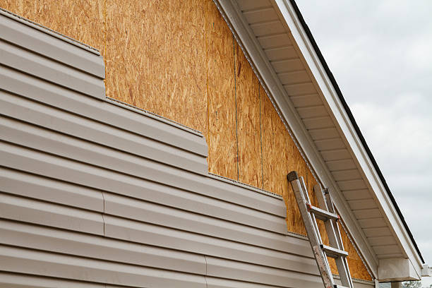 Professional Fiber Cement Siding technician working in Gettysburg, PA